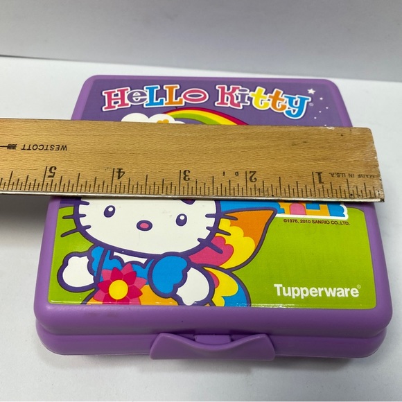 Hello Kitty Tupperware Storage Container 3752A-4 sandwich Keeper size 4.5 x 5 - Picture 13 of 13
